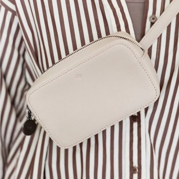 Ela Belt Handbag / Jillian Harris exclusive - color Dove - Picture 1 of 12